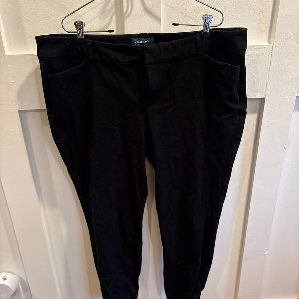 Old Navy Black Waistband Pixie Pants